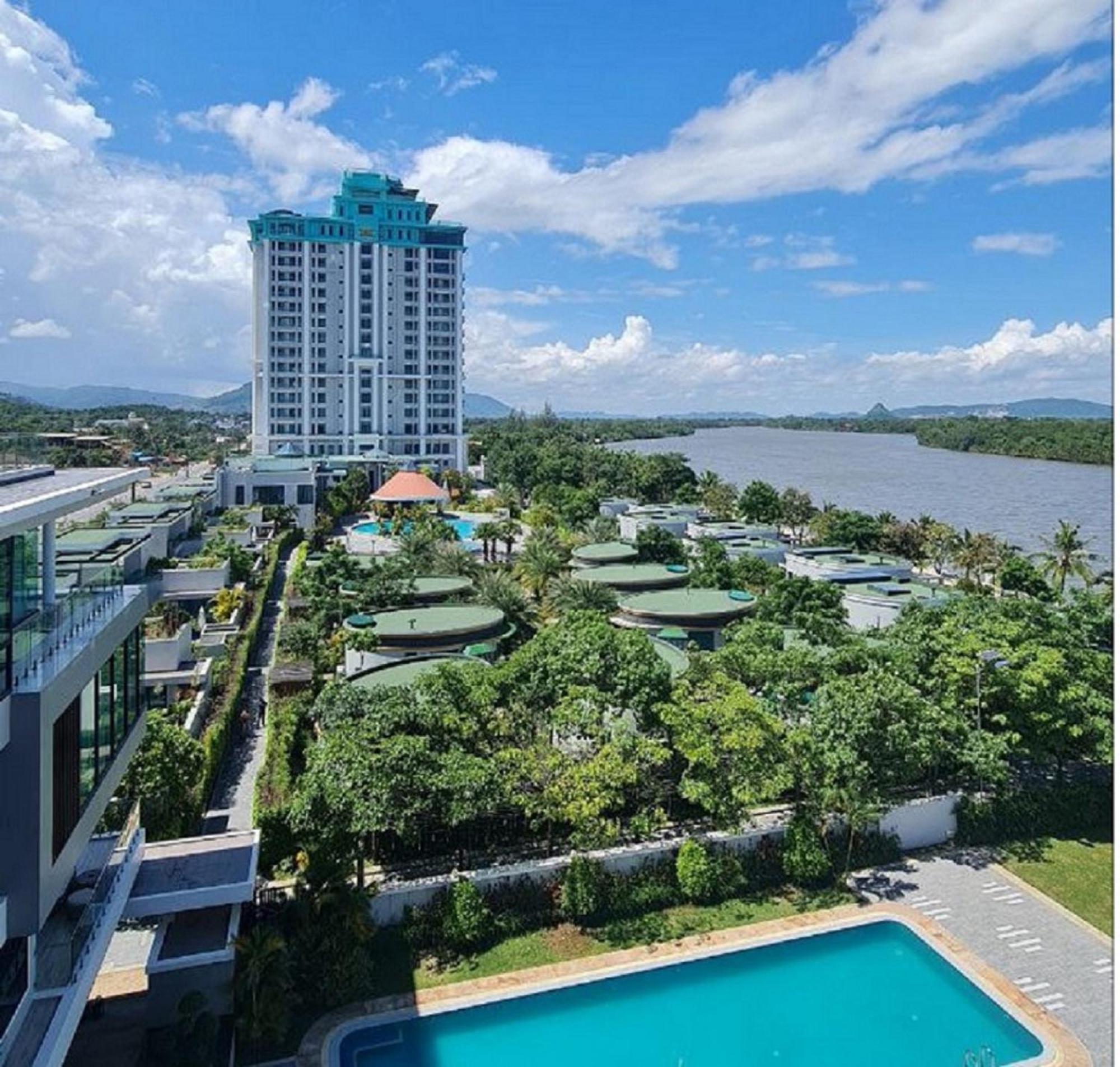 Castle Bayview Resort & Spa Kâmpôt Zewnętrze zdjęcie