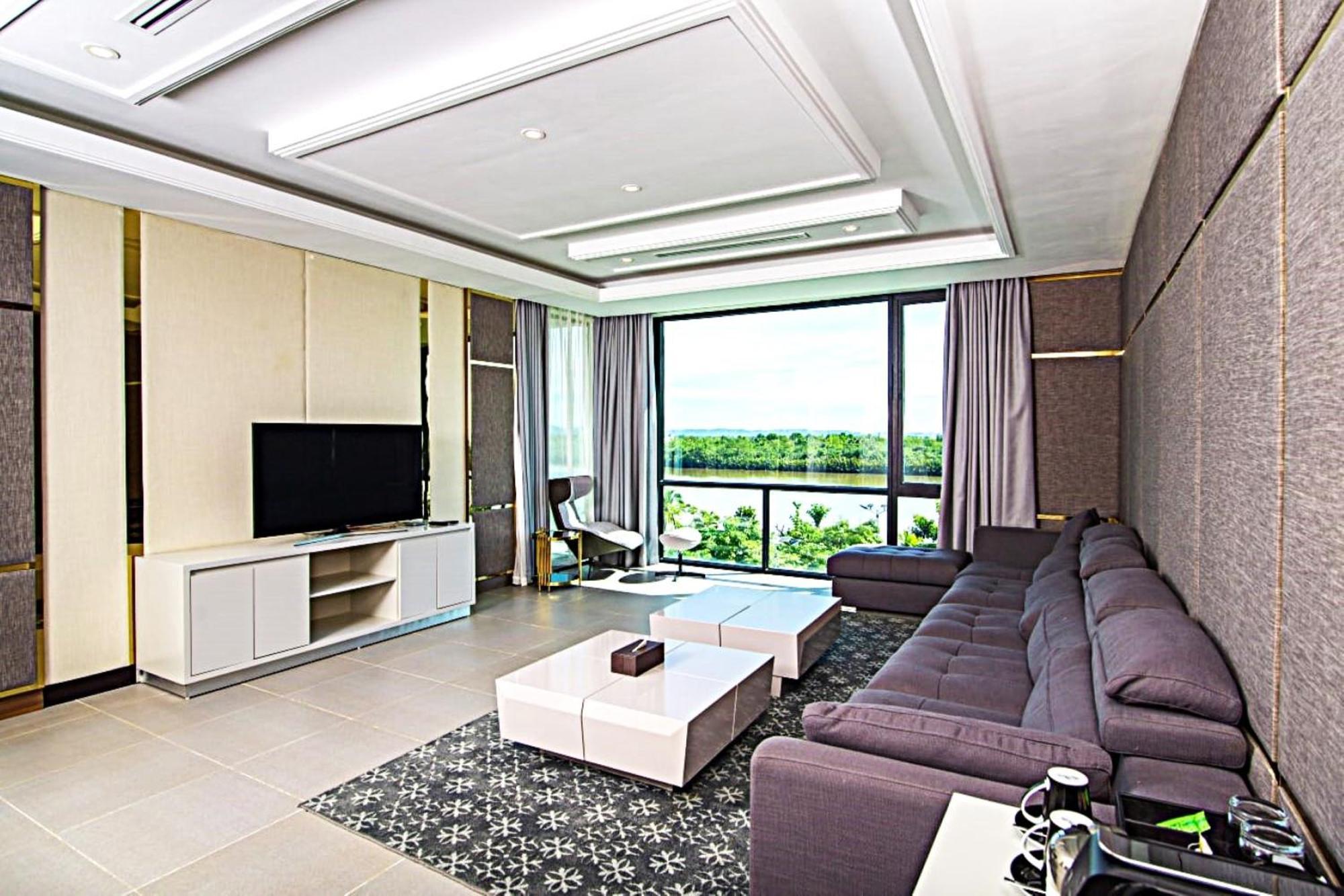 Castle Bayview Resort & Spa Kâmpôt Zewnętrze zdjęcie
