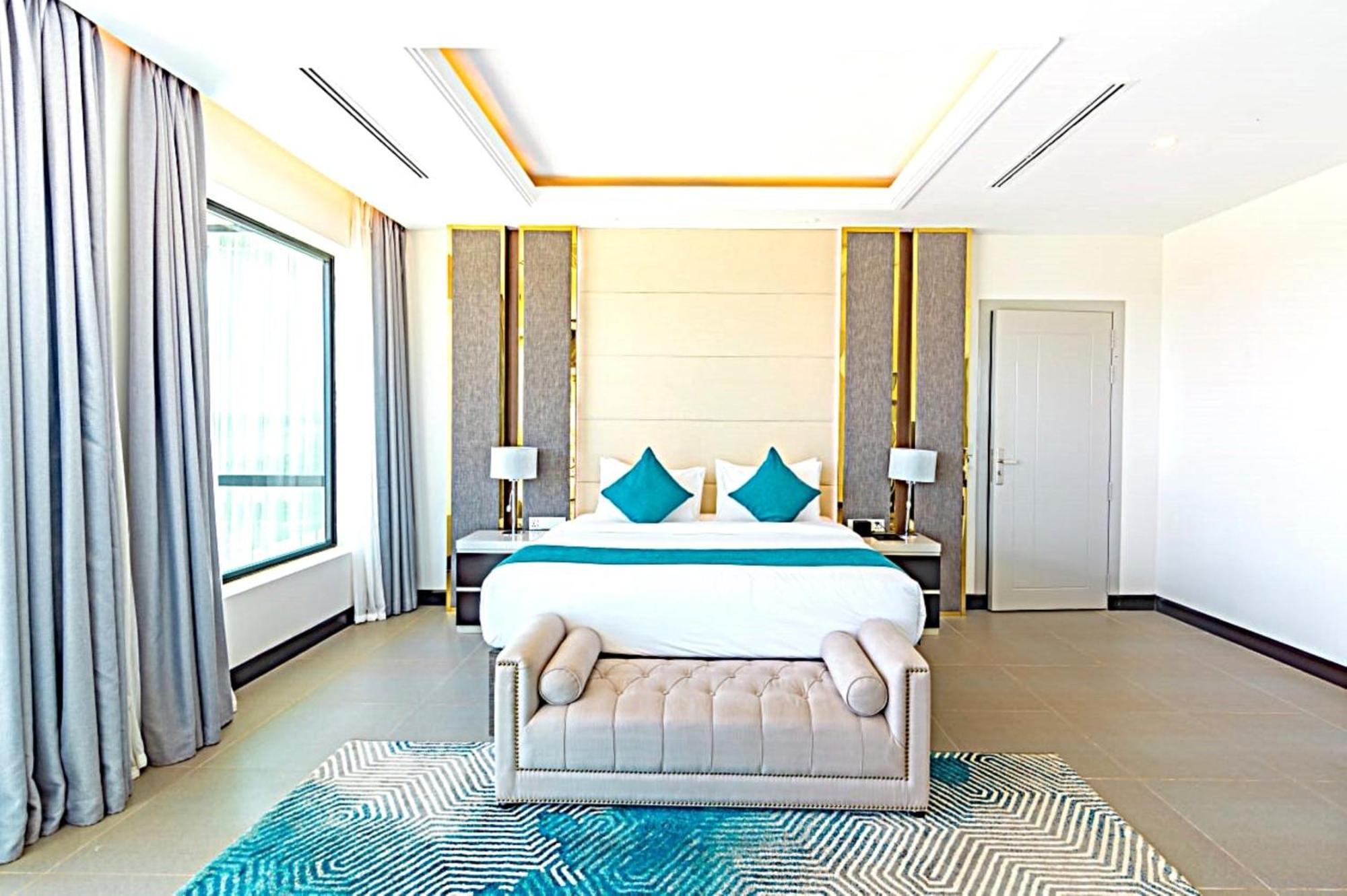 Castle Bayview Resort & Spa Kâmpôt Zewnętrze zdjęcie
