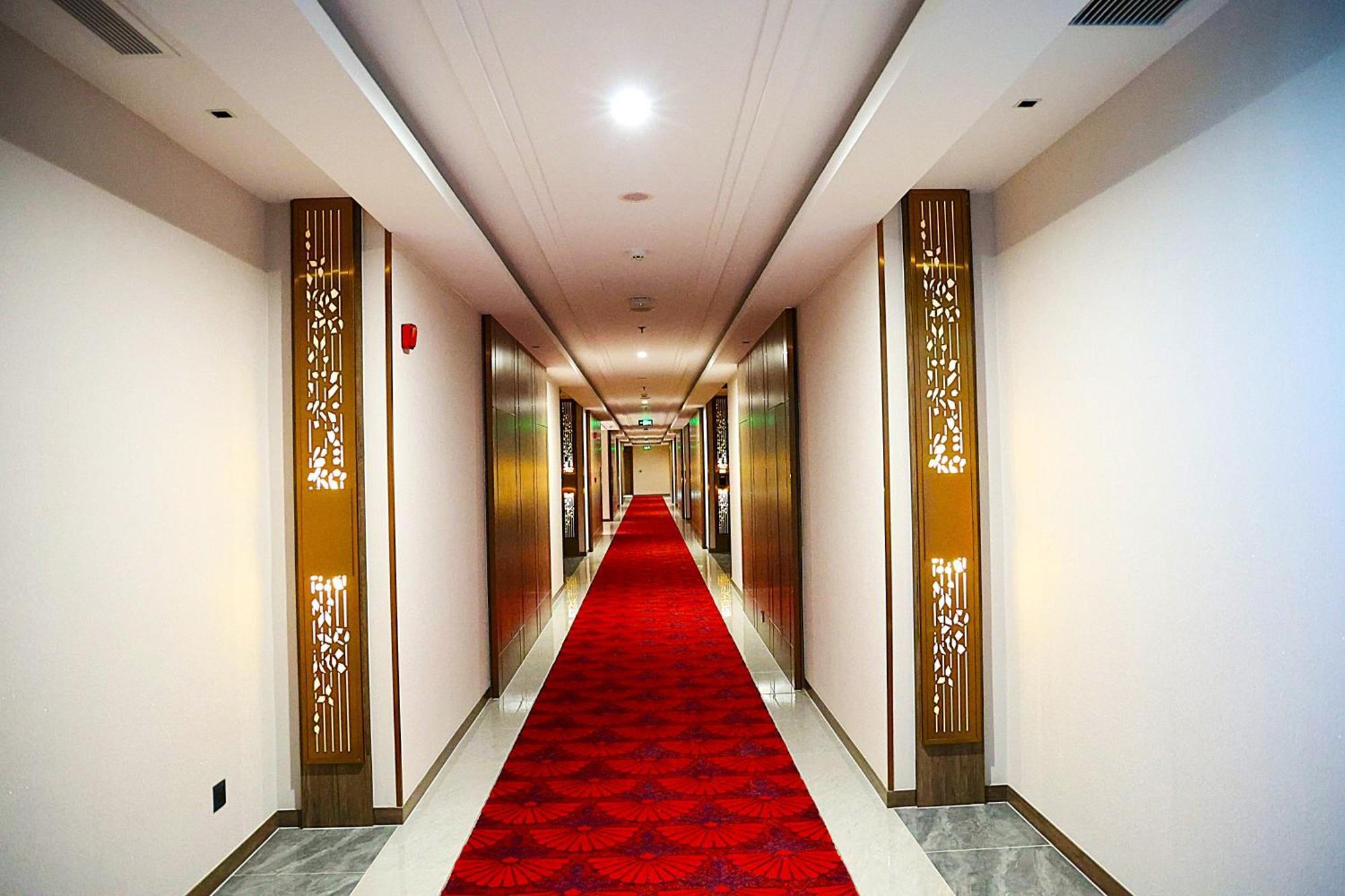Castle Bayview Resort & Spa Kâmpôt Zewnętrze zdjęcie